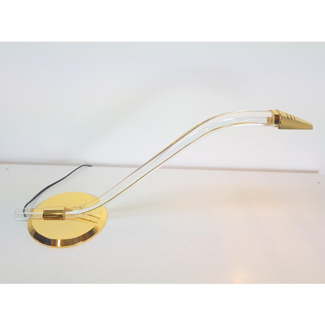 Vintage Cobra Desk Lamp in Brass and Acrylic from Grupo Mci, 1970 For Sale - Image 10 of 14
