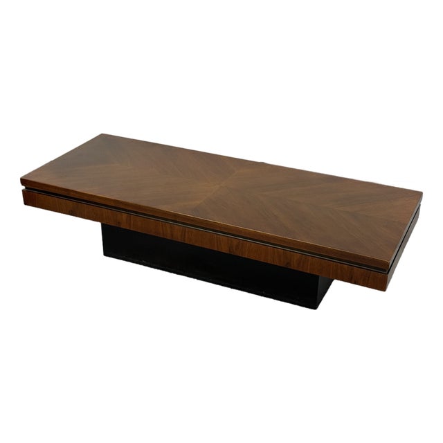 Lane Mid-Century Modern Walnut Coffee Table For Sale