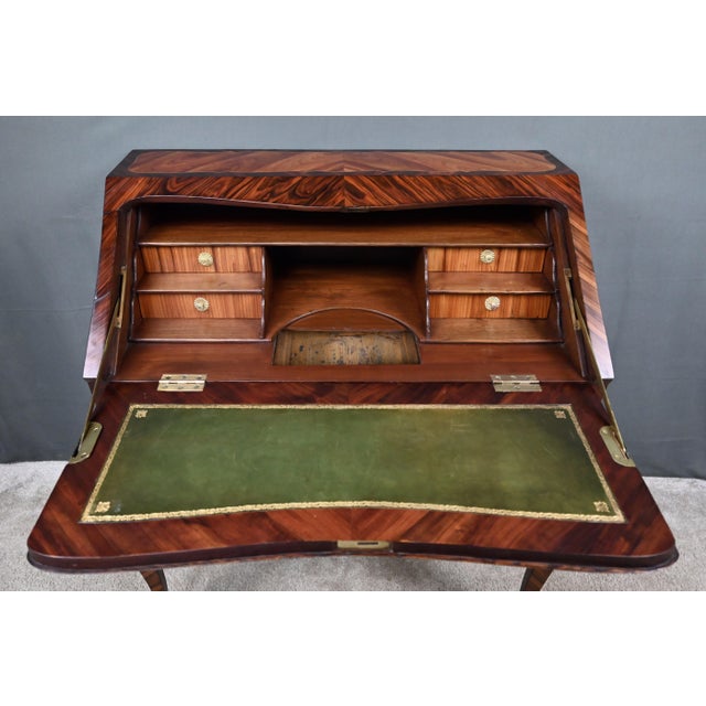 18th Century Louis XV Slant-Front Marquetry Desk For Sale - Image 11 of 16