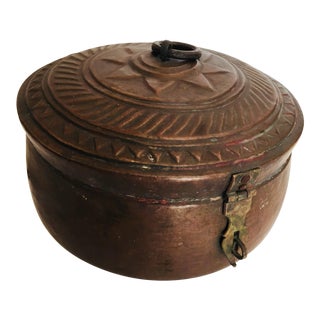 Early 20th Century Antique Decorative Round Copper Box For Sale