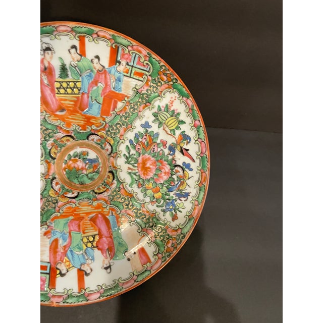 Green Antique Pair of Rose Medallion Chinese Plates For Sale - Image 8 of 10