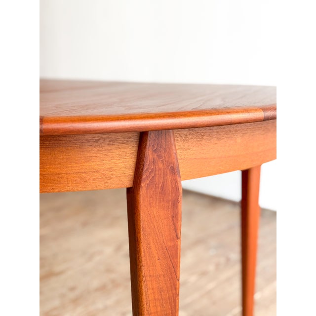 Mid-Century Modern Round Extendable Teak Dining Table from Sigh & Søns Møbelfabrik For Sale - Image 3 of 18