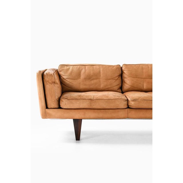 Vintage Sofa in Leather and Rosewood by Illum Wikkelø, 1960s For Sale - Image 4 of 10
