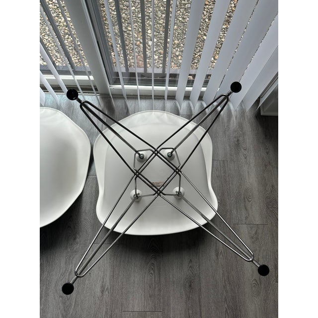 2010s Authentic Herman Miller Eames Molded Plastic Armchairs (Pair) – White, Wire Eiffel Base For Sale - Image 5 of 11