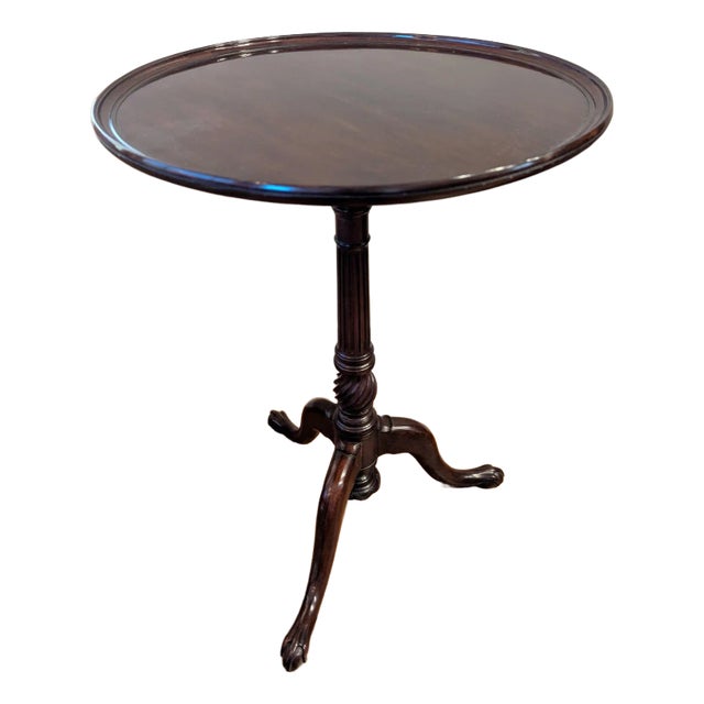 Henkel Harris Historic Salem Model 5611 Mahogany Occasional Table For Sale