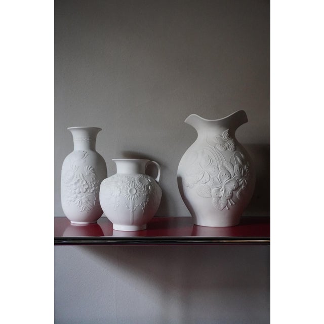 Floral Vases in Biscuit Porcelain from AK Kaiser, 1960s, Set of 3 For Sale - Image 11 of 11
