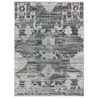 Modern Traditional Inspired Rug by Doris Leslie Blau For Sale