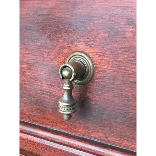 Early 20th Century Pair of Art Nouveau Italian Nightstands in Solid Walnut with crest For Sale - Image 14 of 18