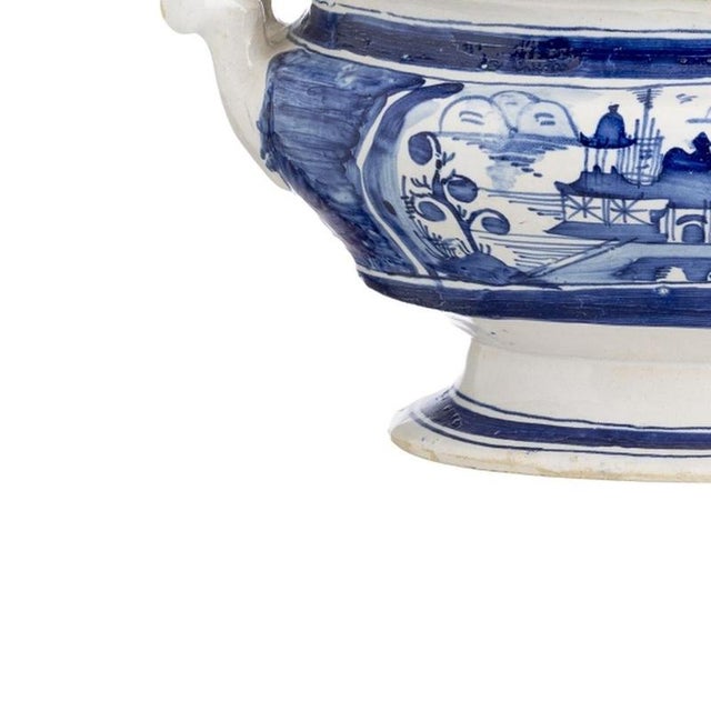 Earthenware Tureen from Miragaia, 19th Century For Sale - Image 3 of 6