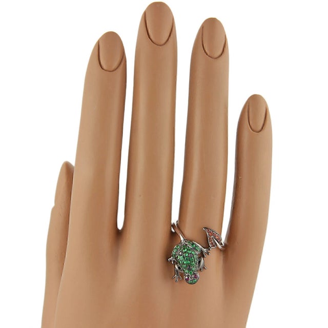 Late 20th Century Frog Leaf Bypass 18k White Gold Tsavorite Sapphire Garnet Ring - Size 7 For Sale - Image 5 of 5