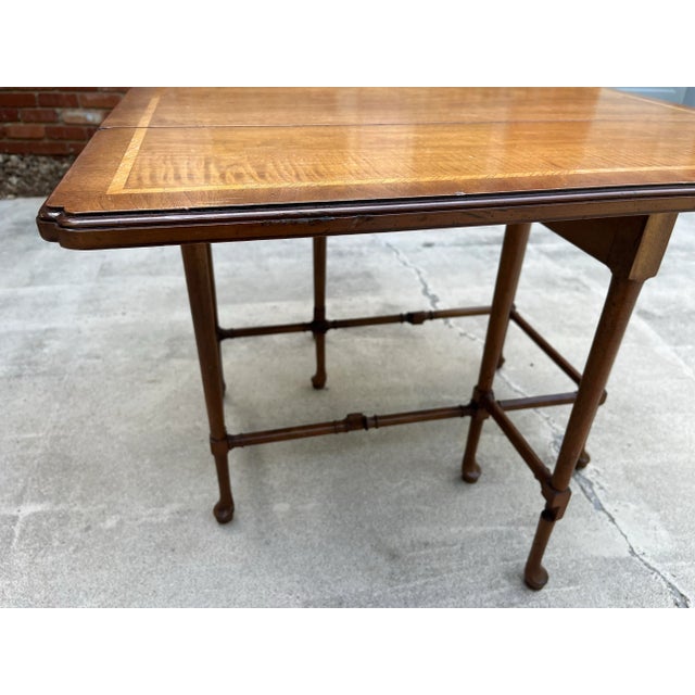 Brown Mid-Century Modern Henredon Furniture Inlaid Walnut Gateleg Side Table For Sale - Image 8 of 12