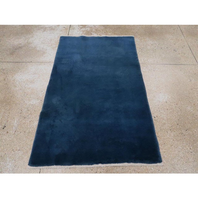 Art Deco Galerie Shabab Collection Mid-20th Century Handmade Chinese Art Deco Throw Rug in Blue For Sale - Image 3 of 9