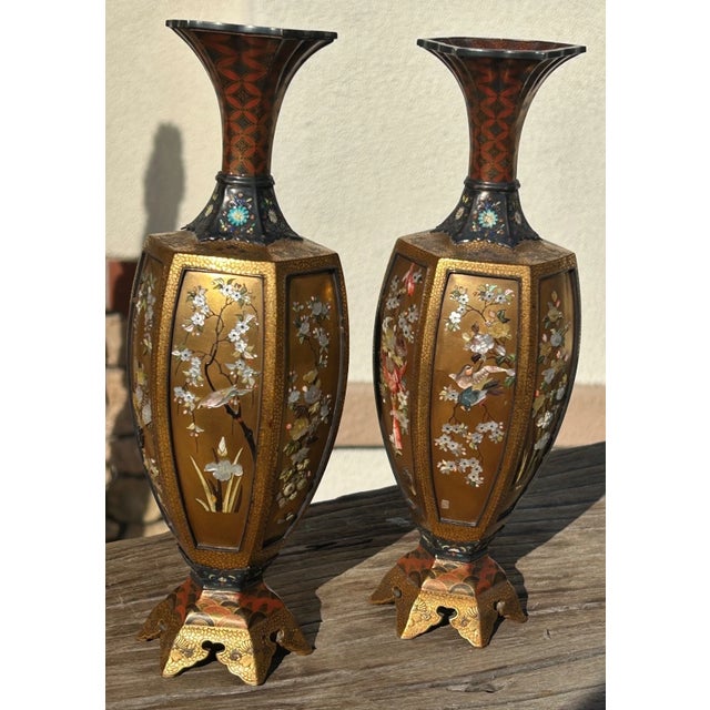 Exceptional Pair of Antique Japanese Meiji Period Shibayama Vases – Silver & Gold Lacquer, C. 1890 For Sale - Image 12 of 13