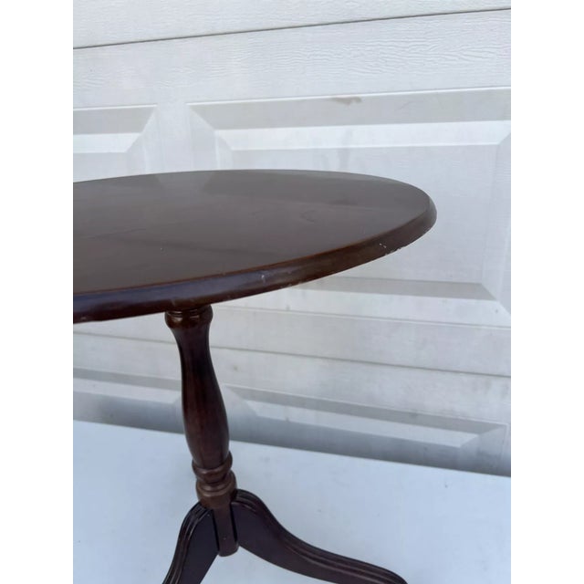 Vintage Tilt Top 90s Oval End Side Accent Table From The Bombay Company. Used in good condition with some cosmetic...