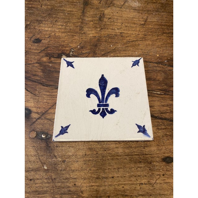 1960s Vintage French Desvres Fleur-De-Lis Ceramic Tiles, 1960s, Set of 12 For Sale - Image 5 of 9