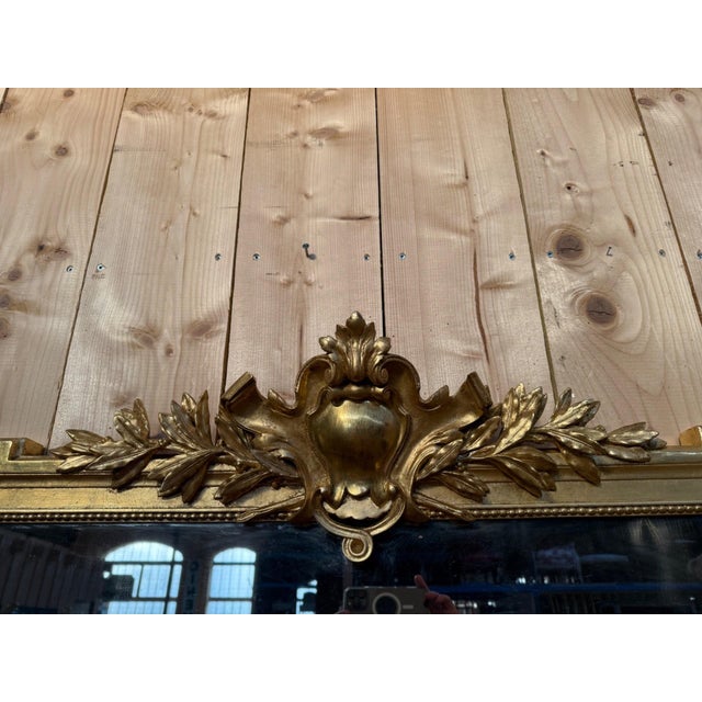 Louis XVI Style Pediment Mirror in Gilded Wood For Sale - Image 4 of 8