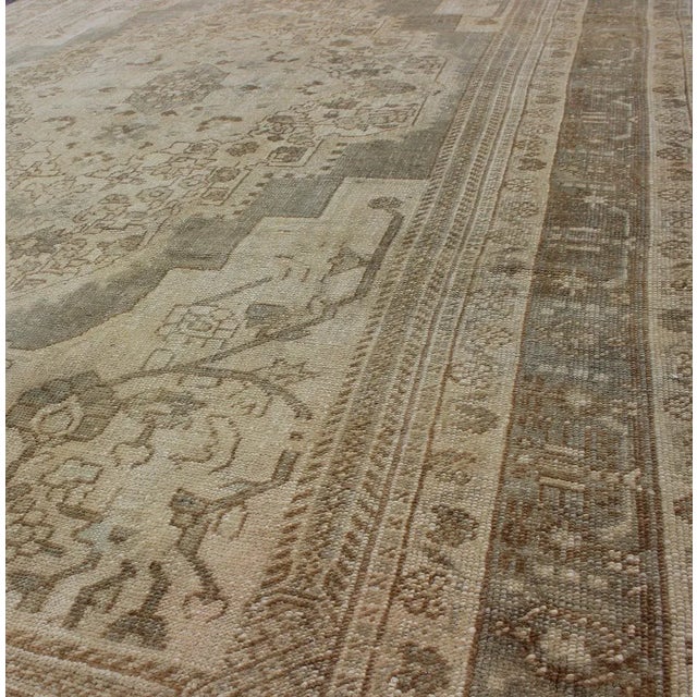 Textile Mid 20th Century Vintage Turkish Oushak Rug With Floral Medallion Design in Ivory and Gray For Sale - Image 7 of 9