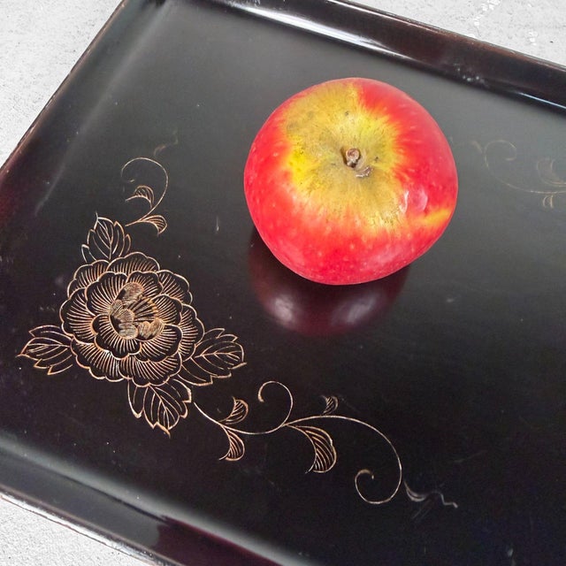 Wood Japanese Lacquered Obon Tray with Peony, 1920s For Sale - Image 7 of 13