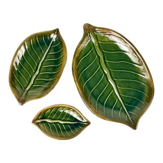 1990s Vintage Coastal Boho Chic Trompe L’Oeil Banana Leaf Earthenware Serving Dishes - Set of 3 For Sale