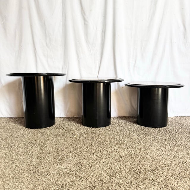 1980s Postmodern Black and Abstract Nesting Mushroom Tables - Set of 3 For Sale - Image 5 of 6