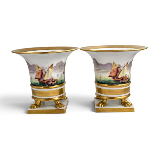 Traditional Empire Style Vit Sailing Boat Vases on Gilt Lion-Paw Feet from Herend, 1960, Set of 2 For Sale - Image 3 of 12