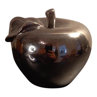 1980s Wilton Armetale Usa Aluminium Apple Figurine For Sale