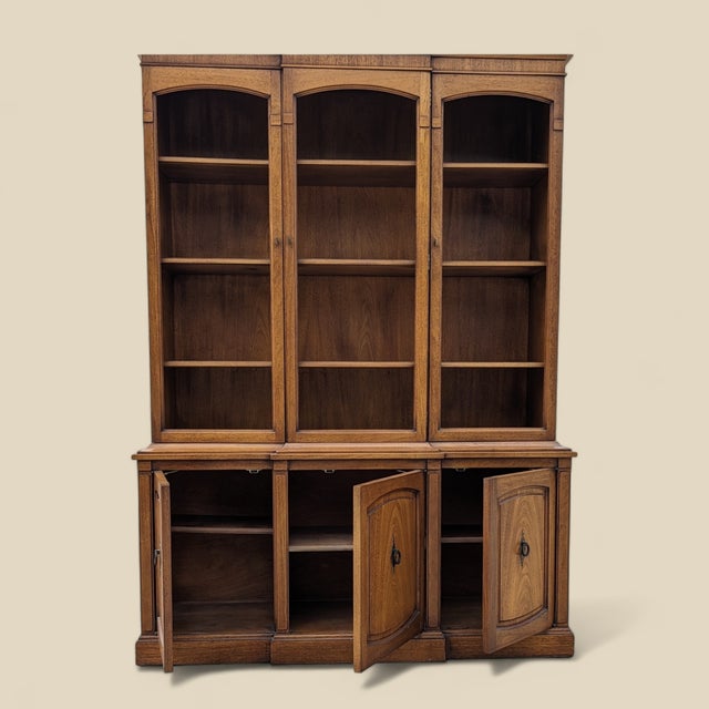 1960s Drexel Triune Mahogany Hutch Cabinet With Arched Display Doors For Sale In Los Angeles - Image 6 of 18