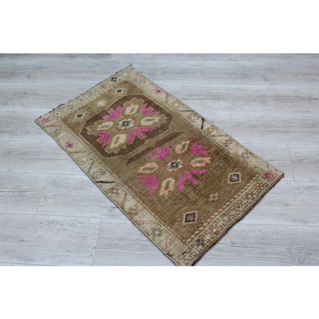 Mid-Century Modern Vintage Turkish Rug - 22"x38" For Sale - Image 3 of 10