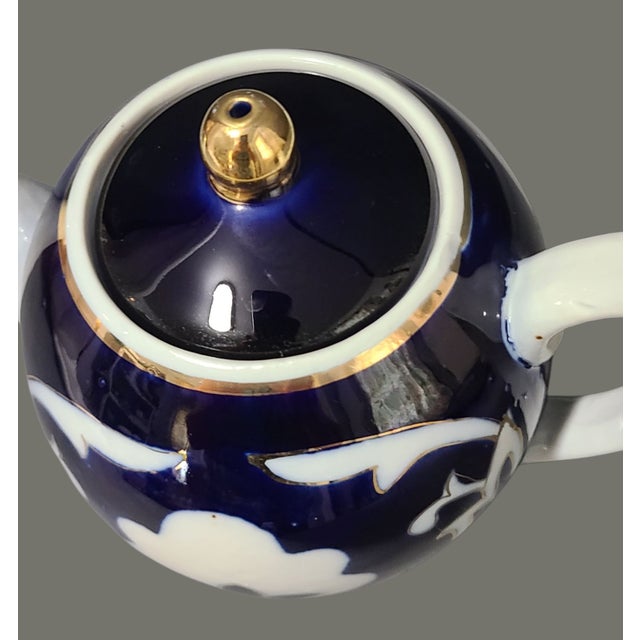 Vintage Pakhta Cobalt Blue & White Gilded Imperial Porcelain Russian Tea Pot For Sale - Image 4 of 11