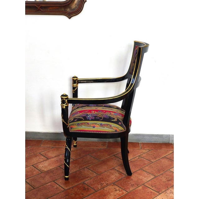 Baroque Italian Black Lacquer and Gilt Armchair with Floral Cotton Satin Upholstery, 1980s For Sale - Image 3 of 9
