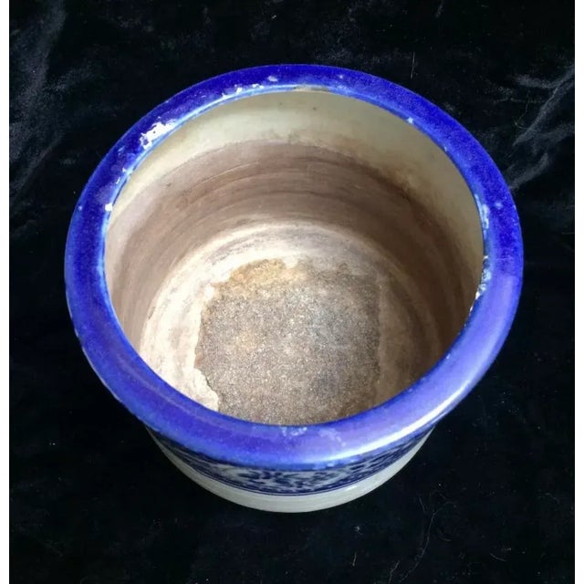 Antique 1700’s Blue and White Chinese Brush Pot For Sale - Image 4 of 7