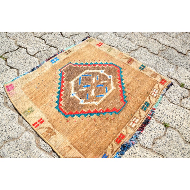 Turkish 1960s Vintage Wool Small Rug For Sale - Image 3 of 6