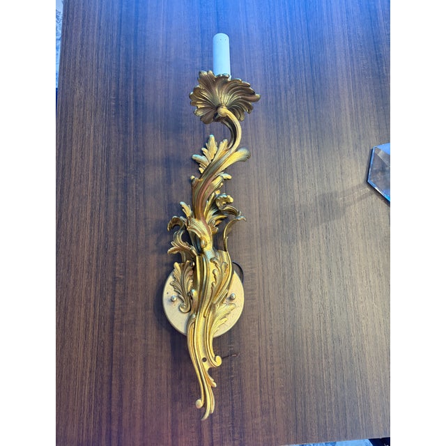 1950s French Elegant 1950s Golden Wall Sconce For Sale - Image 5 of 6