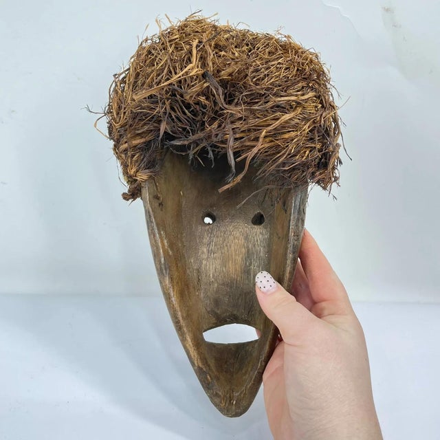 Early 20th Century Pere Wooden Mask Tanzania For Sale - Image 4 of 6
