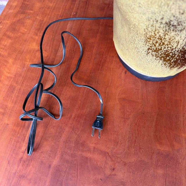 Danish Style Mid-Century Modern Organic Ceramic Lamp. For Sale In Cleveland - Image 6 of 12