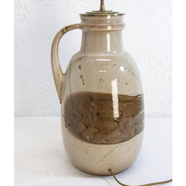 German Glazed Terracotta and Brass Table Lamp with Handle, 1970 For Sale - Image 6 of 13