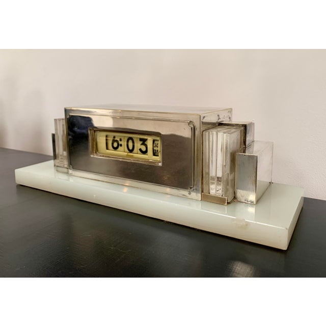 1930s Lawson 1930s Art Deco Silver Onyx Mantle Clock Model 975 For Sale - Image 5 of 11