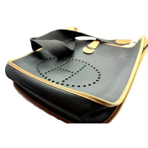 Bag Size: 13 inches x 14.5 inches x 3 inches Strap: 17" strap drop ALL MEASUREMENTS ARE APPROXIMATE Leather: Black Color...