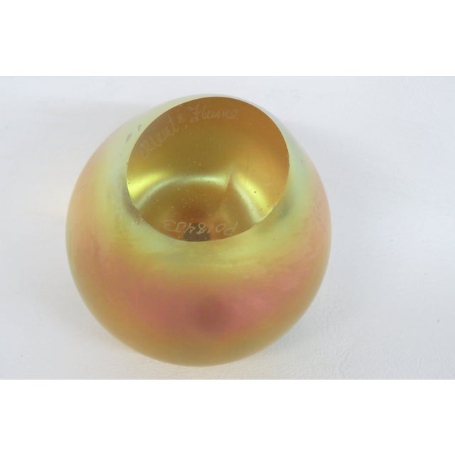 Gold Orient and Flume Iridescent Gold Apple Paperweight P0184j3 Art Glass Fruit 4800b For Sale - Image 8 of 17