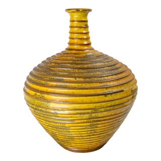 Mid-Century Modern Italian Art Pottery Vase by Alvino Bagni for Raymor For Sale
