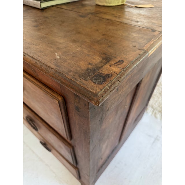 Large Scale Walnut Chest of Drawers, 18th Century, France For Sale - Image 4 of 18