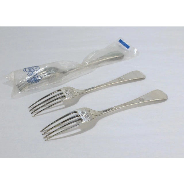 The Stieff Co. 20th Century Stieff Queen Anne Williamsburg Sterling Silver Dinner Forks - Set of 3. For Sale - Image 4 of 10