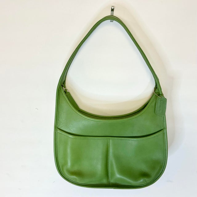 1990s 1998 Vintage Boho Chic Coach Ergo Hobo Leaf Leather One-Shoulder Handbag, E7c-9033 For Sale - Image 5 of 13