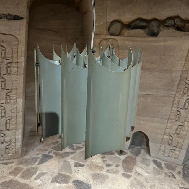 1970s Tubular Pearl Metal Sheet Cathedral Chandelier Pendant Robert Sonneman For Sale In San Diego - Image 6 of 7