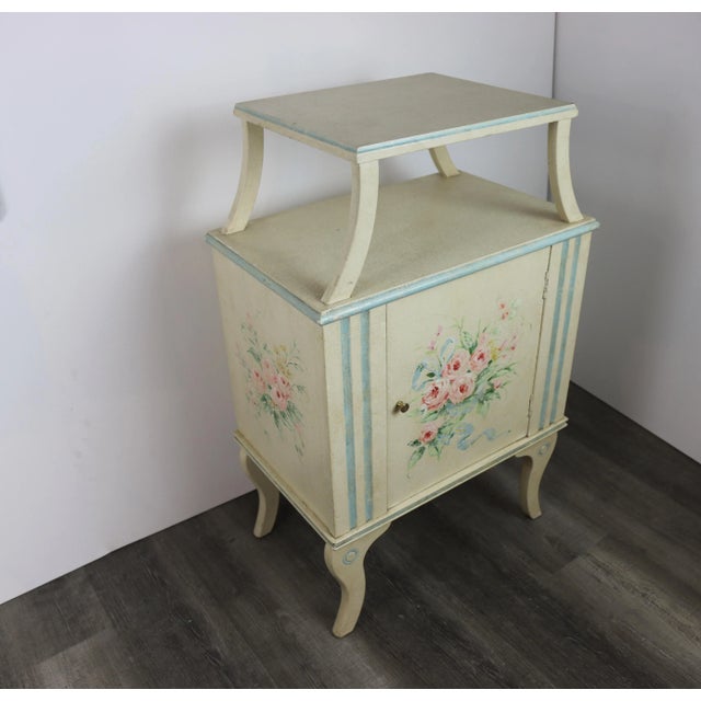 English Vintage English-Style Hand-Painted Flower Double-Layer Side Table For Sale - Image 3 of 8