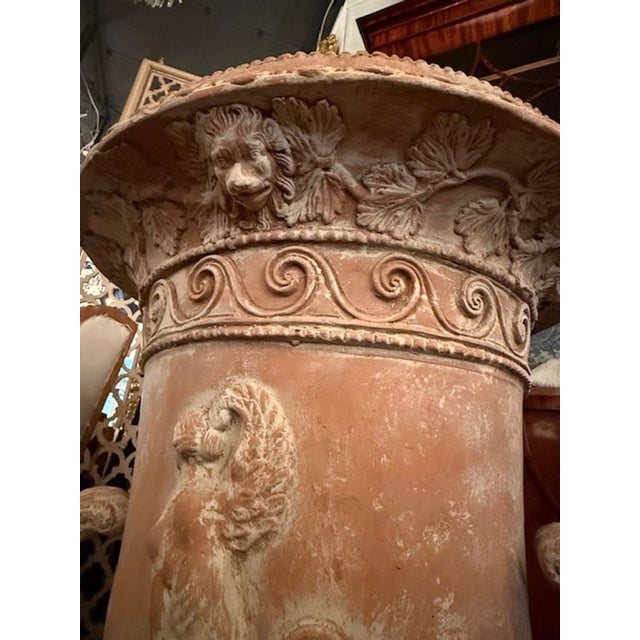 Traditional Pair of English Neo-Classical Style White-Washed Urns For Sale - Image 3 of 6