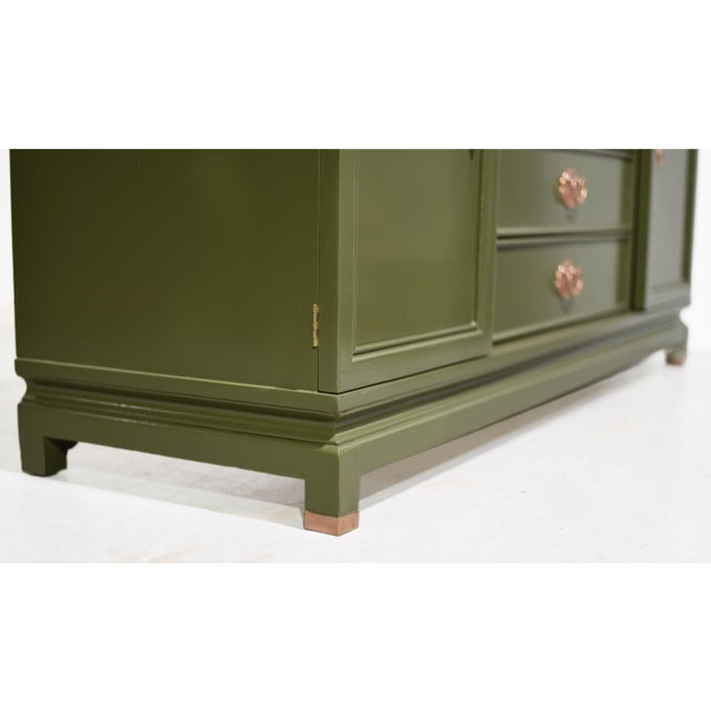 Mid Century Ming Style Chinoiserie Buffet by American of Martinsville in Olive Green - Newly Painted For Sale - Image 11 of 14