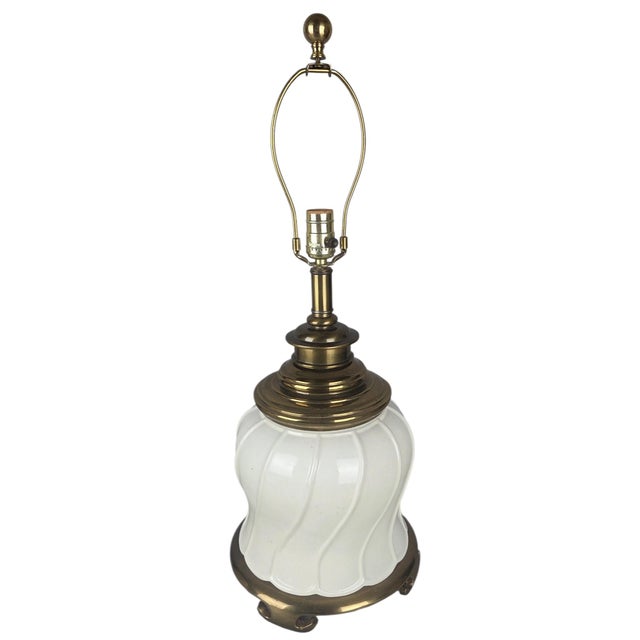 Hollywood Regency 1970s Morris Greenspan Hollywood Regency White Ceramic & Brass Table Lamp For Sale - Image 3 of 10