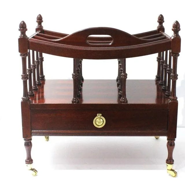 English Mid 20c English Regency Style Canterbury Magazine Stand in Mahogany and Polished Brass For Sale - Image 3 of 13