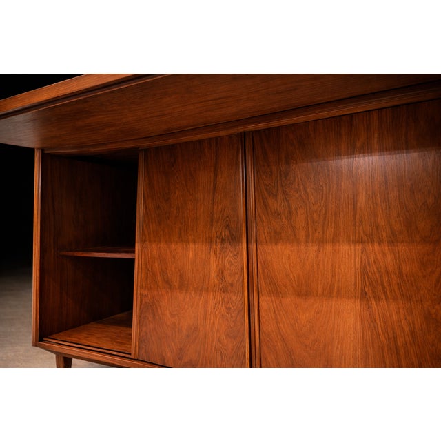 1950s Carlo Hauner & Martin Eisler Sideboard With Extendable Top in Caviúna, Brazil, 1950s For Sale - Image 5 of 13